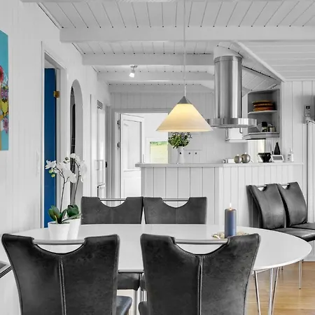 Gorgeous In With Sauna Feriehus *